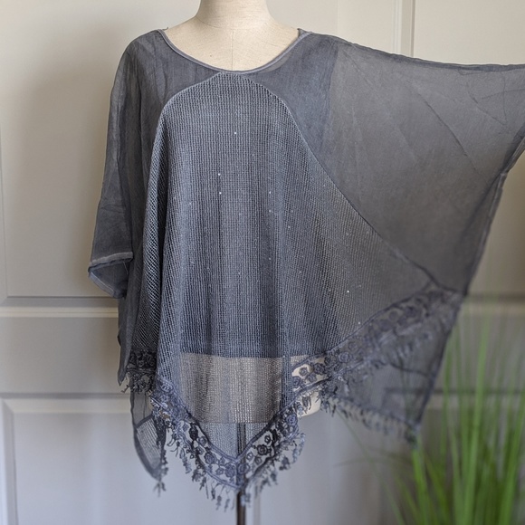 Simply Couture Tops - 🌞SALE Simply Couture Lace Layered Tunic Tank Top